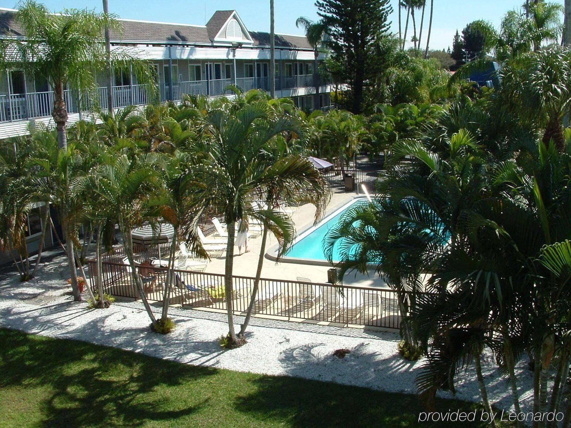 Lantern & - Sarasota 2*